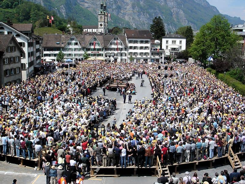 Landsgemeinde Glarus 2006 – Assembly Voting